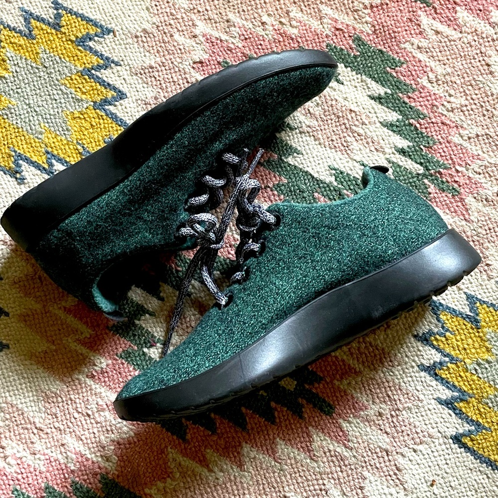 NWOB Allbirds Wool Runner Green with Black Sole. Size 7 womens